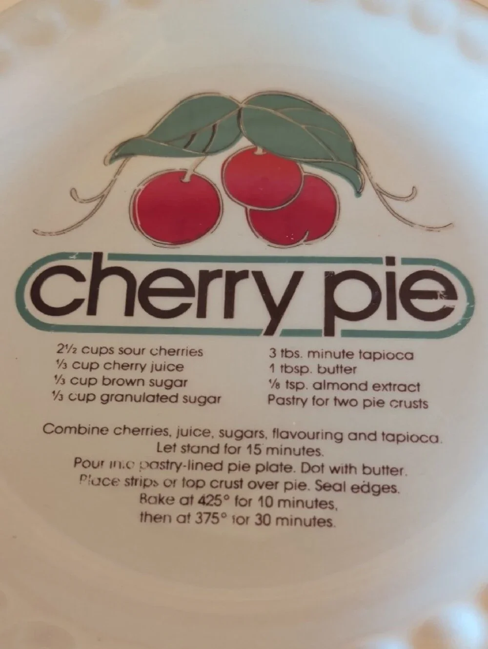 VTG. Ceramic Cherry Pie Recipe Plate. 🌟